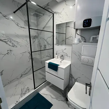 Apartman Sunday Rose 2 *